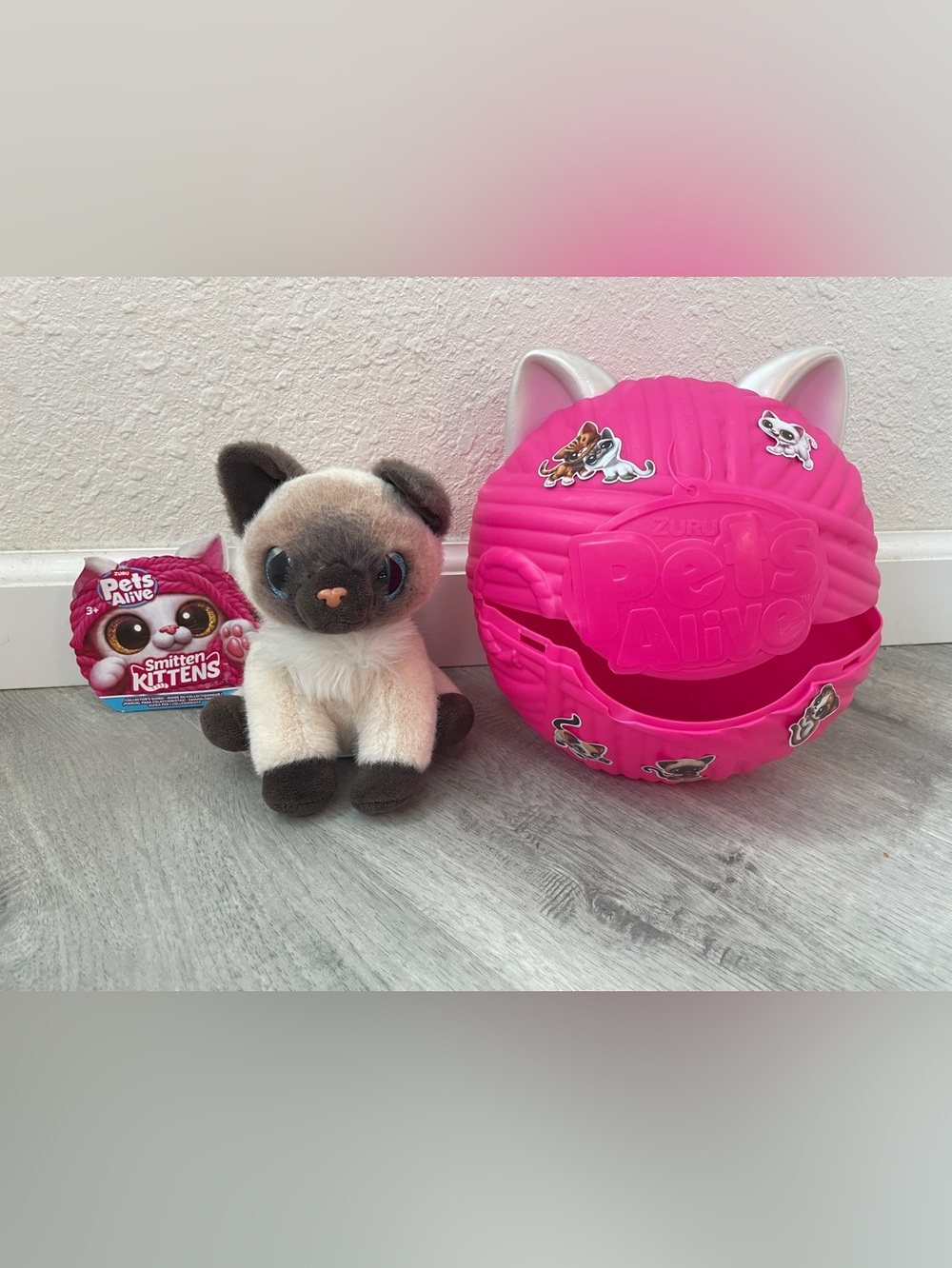 Pets Alive Smitten Kittens Surprise (Siamese Cat Mooloo) by ZURU